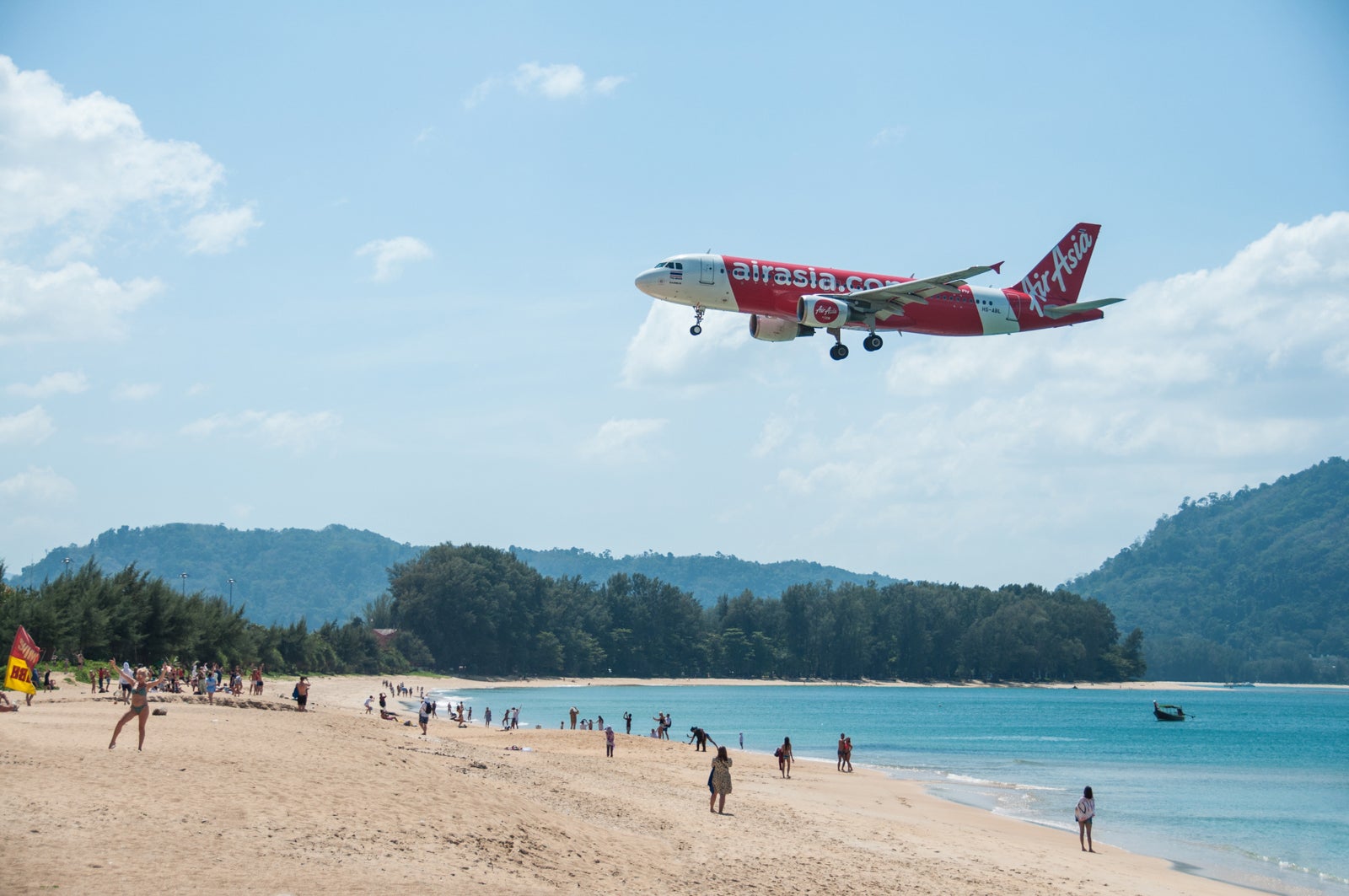 Пляж май као пхукет фото Plastic picnic chairs, nasal swabs: Day 1 of Thailand’s 'Phuket Sandbox' program