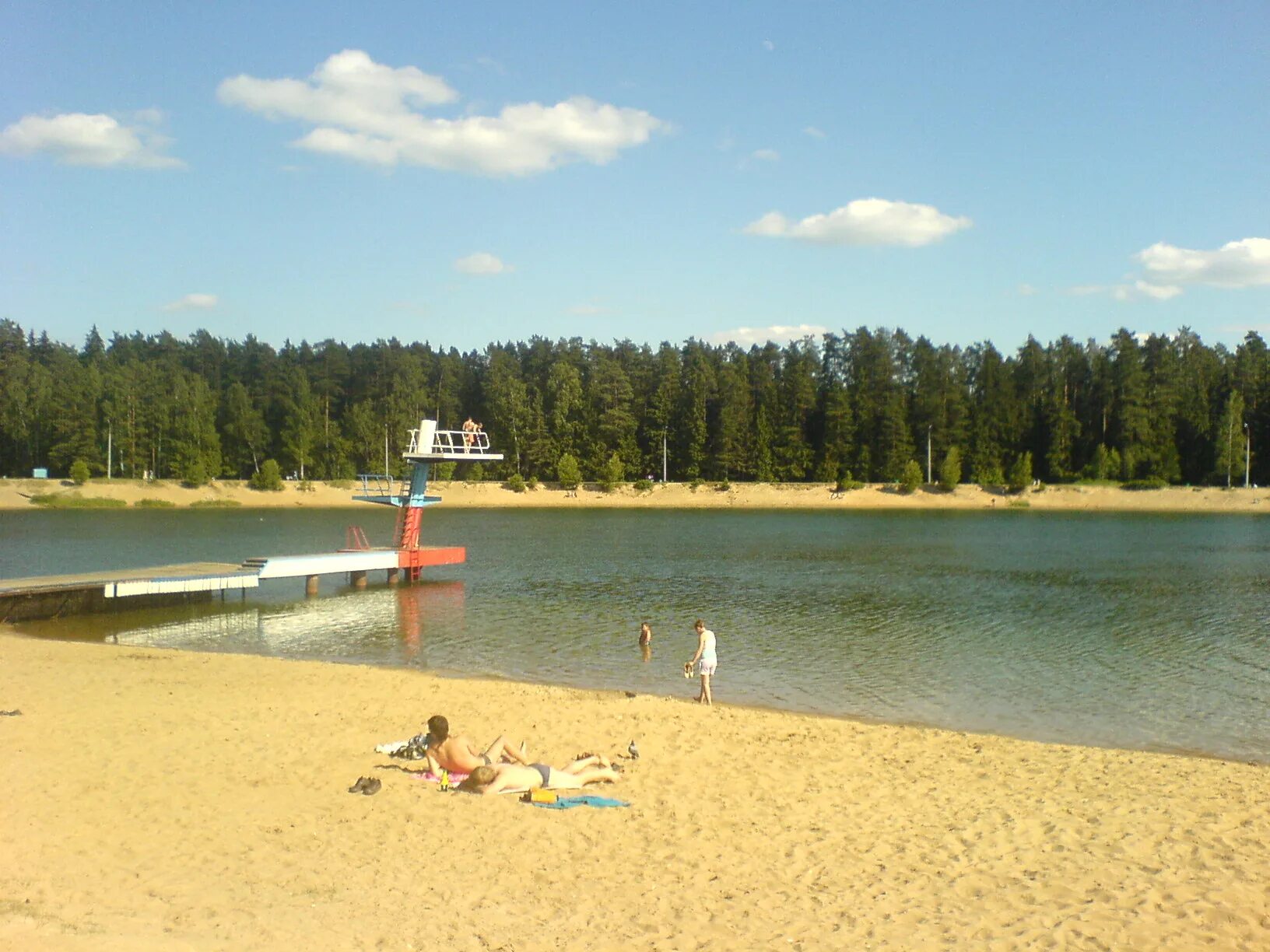 Пляж московская область черноголовка фото File:Пляж в Черноголовке - panoramio.jpg - Wikimedia Commons