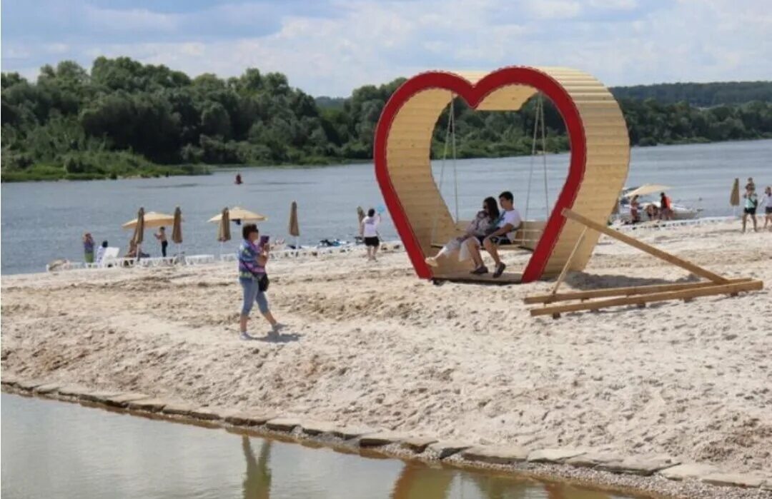 Пляж московская область городской округ серпухов фото Ливень смыл в Оку самый новый пляж Подмосковья Изнанка - новостной портал Дзен