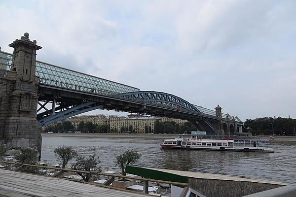Пляж москва андреевский пешеходный мост фото Мосты Москвы: разводные, вантовые, арочные и подвесные - список, названия, описа