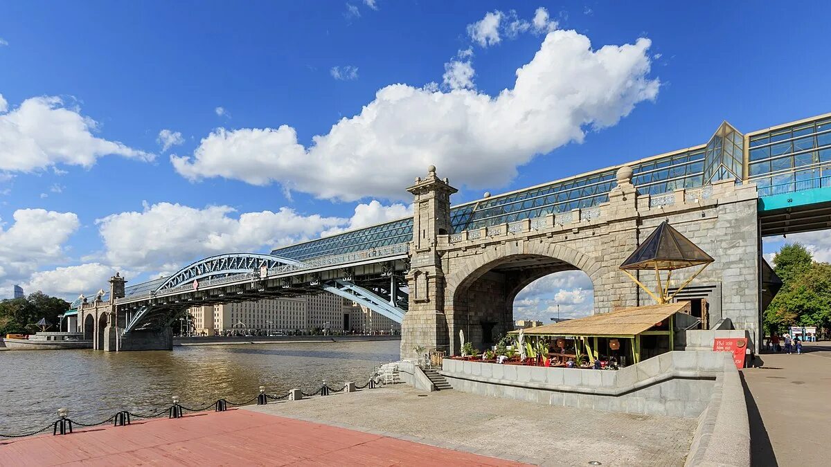 Пляж москва андреевский пешеходный мост фото Файл:Moscow Gorky Park Pushkinsky Bridge 08-2016 img2.jpg - Википедия