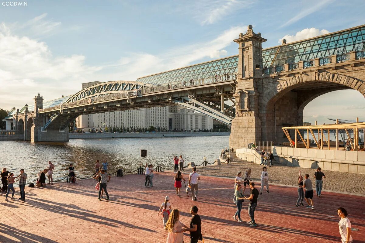 Пляж москва андреевский пешеходный мост фото Прогулка по Андреевскому мосту: почему он притягивает красивых девушек Фотограф 