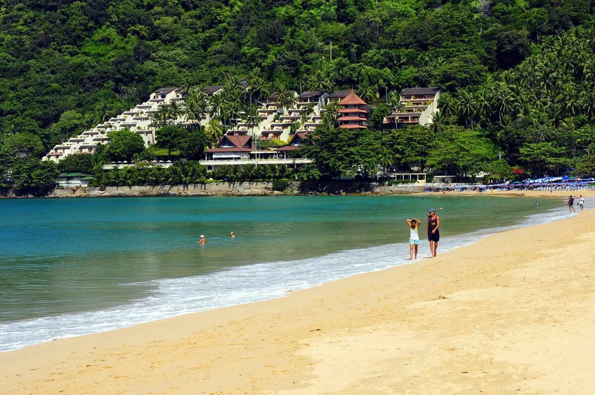 Пляж най харн фото beach front view at The Royal Phuket Yacht Club, Hai Harn Beach, Phuket, Thailan