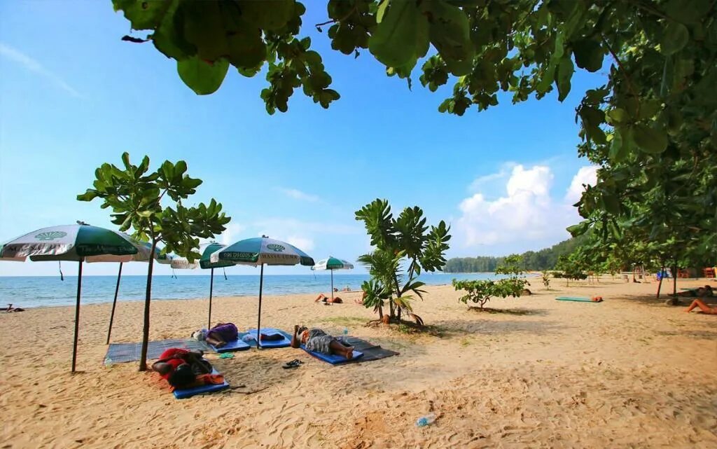 Пляж най янг фото BOOK Kim Lung Airport Hotel in Phuket, Thailand