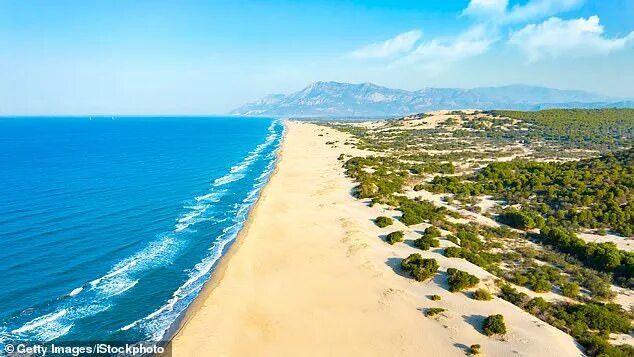 Пляж патара турция фото Exploring the glittering coast of Turkey before hopping over to the Greek island