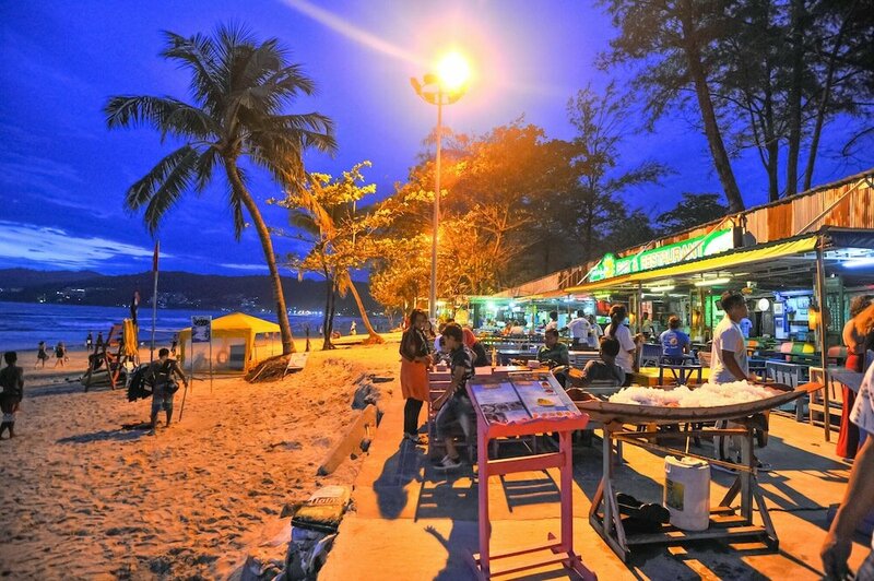 Пляж патонг на пхукете фото ГОСТИНИЦА GLUR PHUKET PATONG BEACH, Провинция Пхукет, Таиланд - Яндекс Путешеств