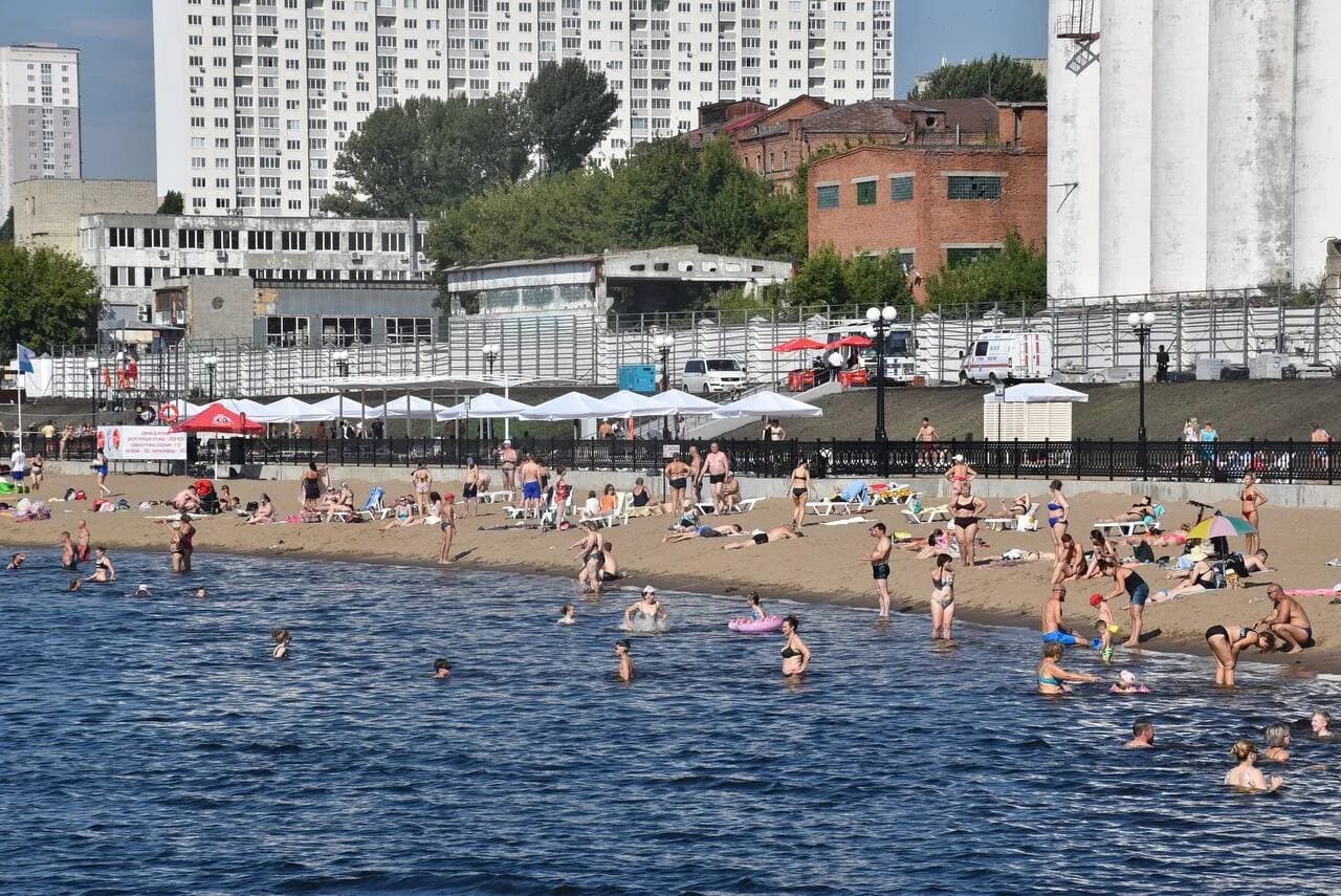Пляж покорителей волги саратов октябрьский район фото В Саратове на новом пляже официально разрешили купаться Новости Саратова и Сарат