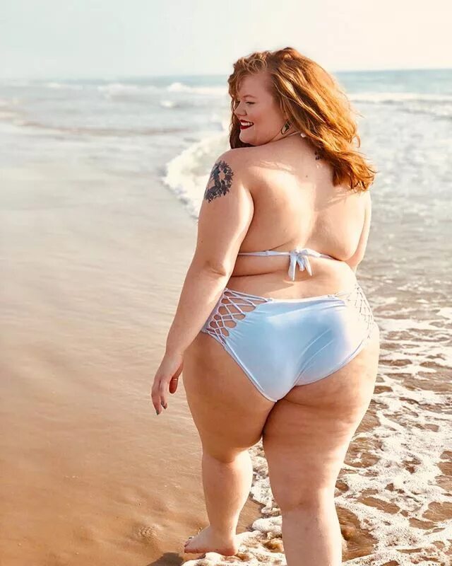 Пляж полные женщины фото Pin on Essentials: Ashley Graham x Swimsuits For All
