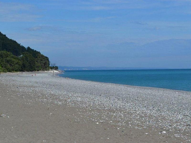 Пляж поселка цандрипш фото "Морской бриз" база отдыха в Цандрипше, р. Абхазия, п. Цандрипш, ул. 6-го Октябр