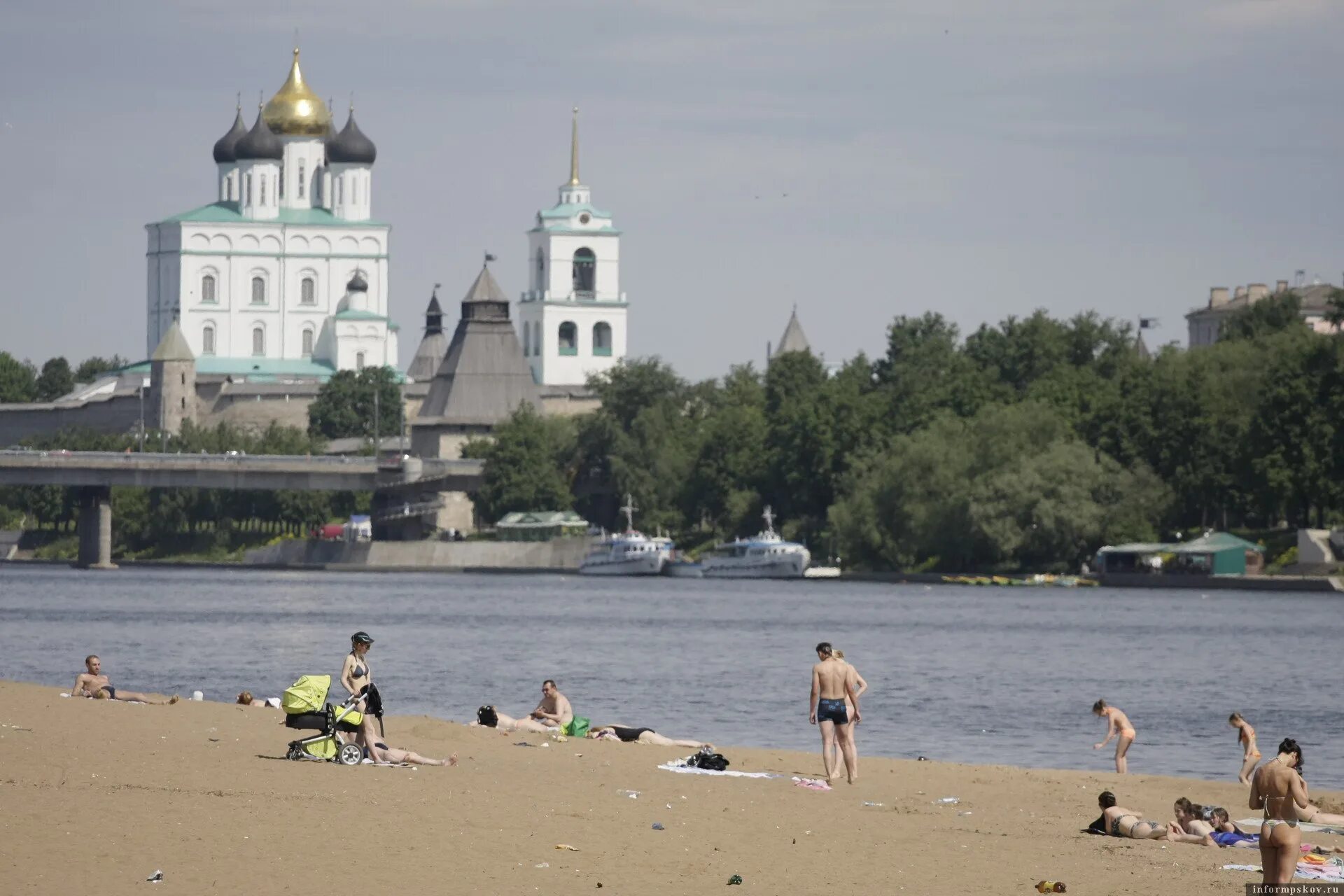 Пляж псков фото Вода на девяти пляжах в Псковской области не соответствует санитарным нормам