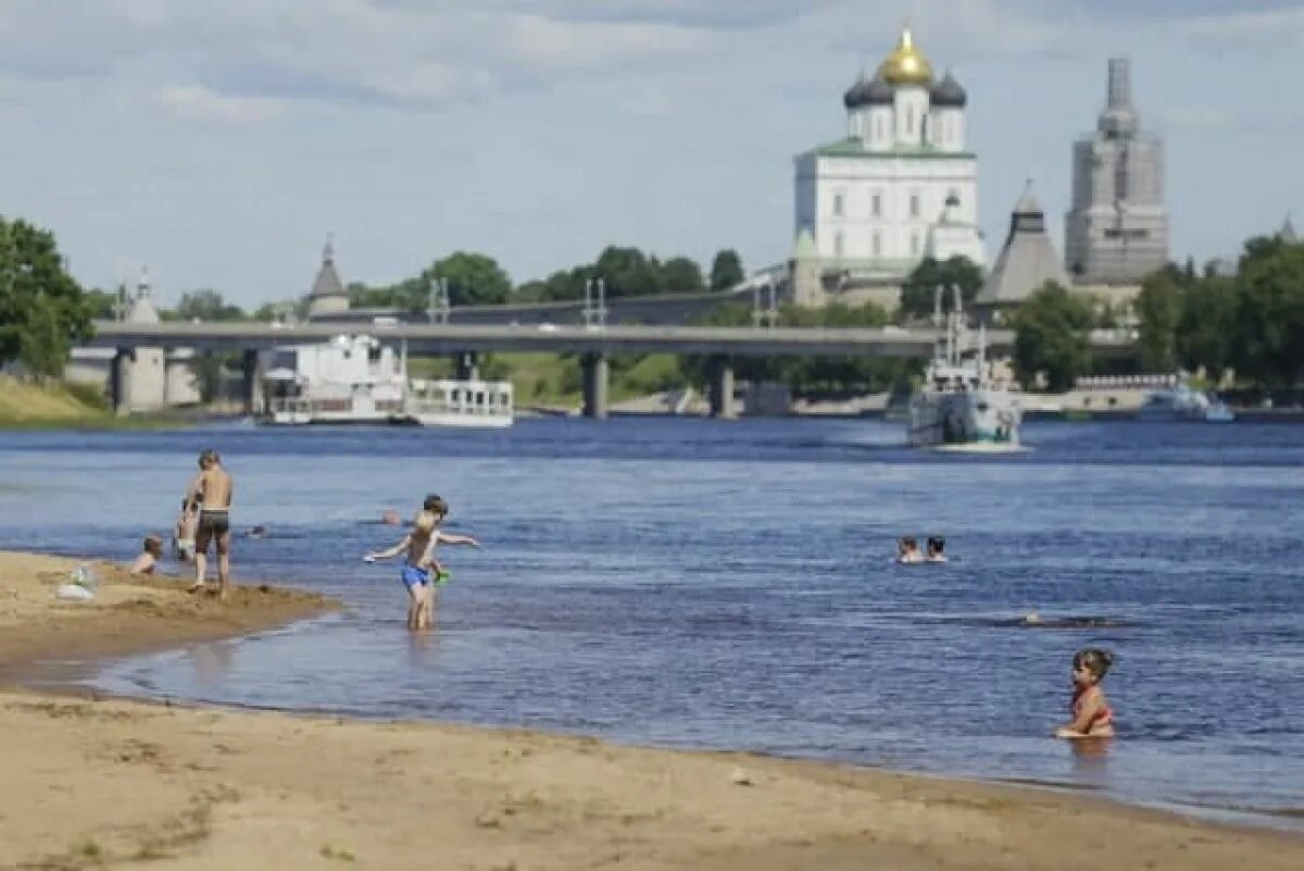 Пляж псков фото Городской пляж Пскова подготавливают к купальному сезону АиФ Псков