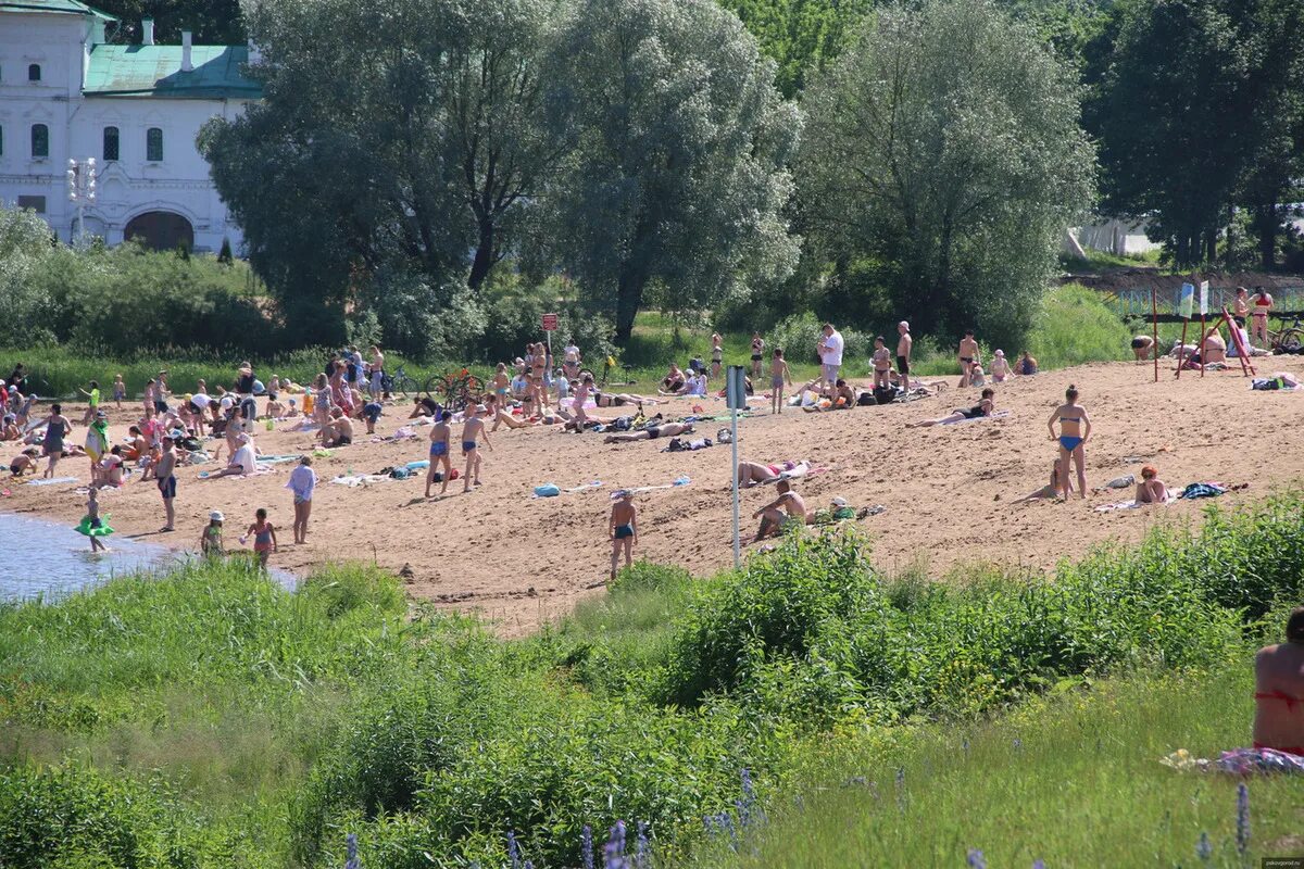 Пляж псков фото На городском пляже в Пскове оборудовали спасательный пост - МК Псков