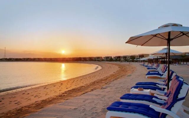 Пляж рас эль хайма фото Hilton Garden Inn Ras Al Khaimah 4* в Рас-эль-Хайме 5 отзывов об отеле, цены и ф