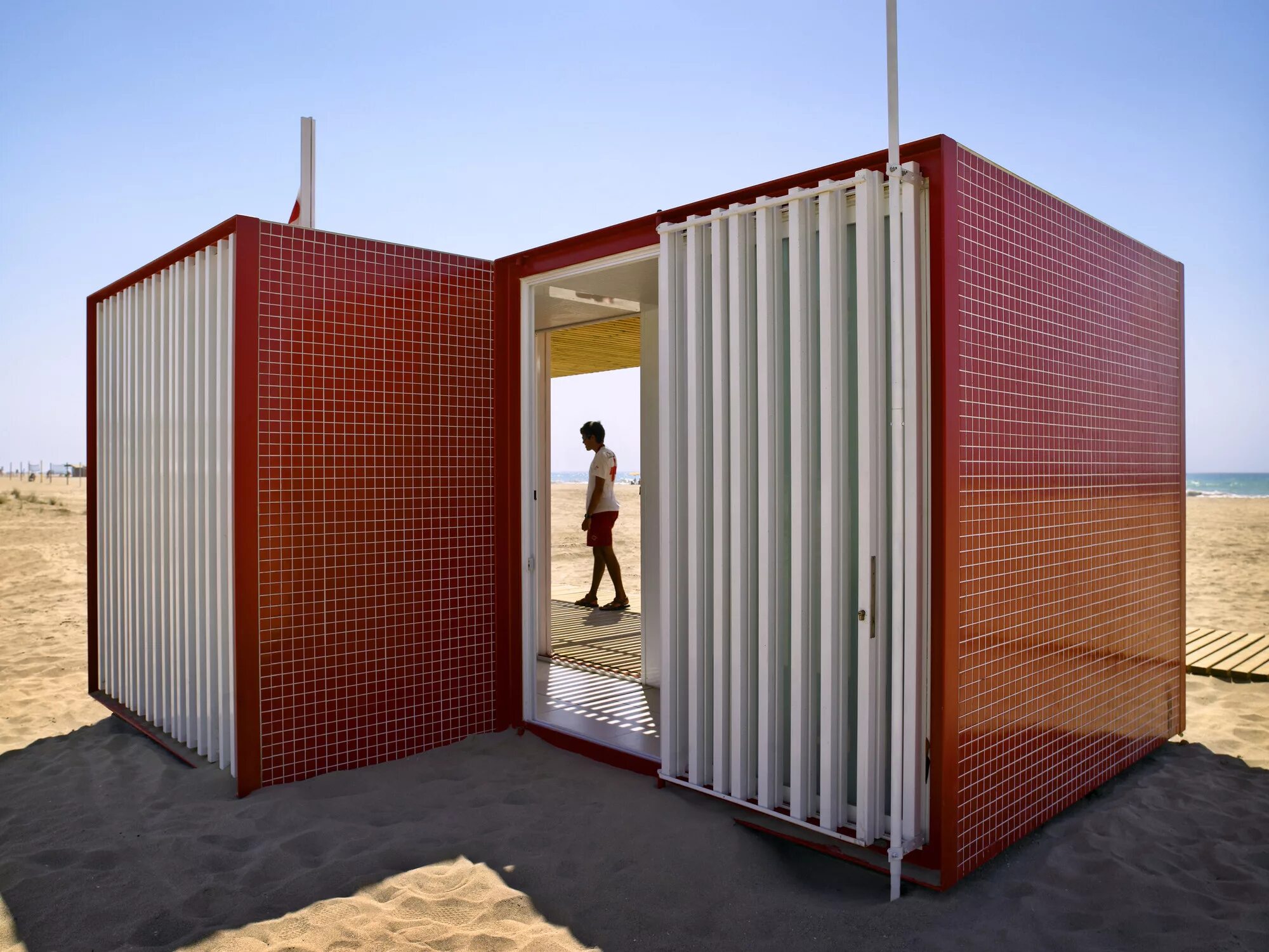 Пляж раздевалка фото Gallery of Beach Modules / Màrius Quintana Creus - 2