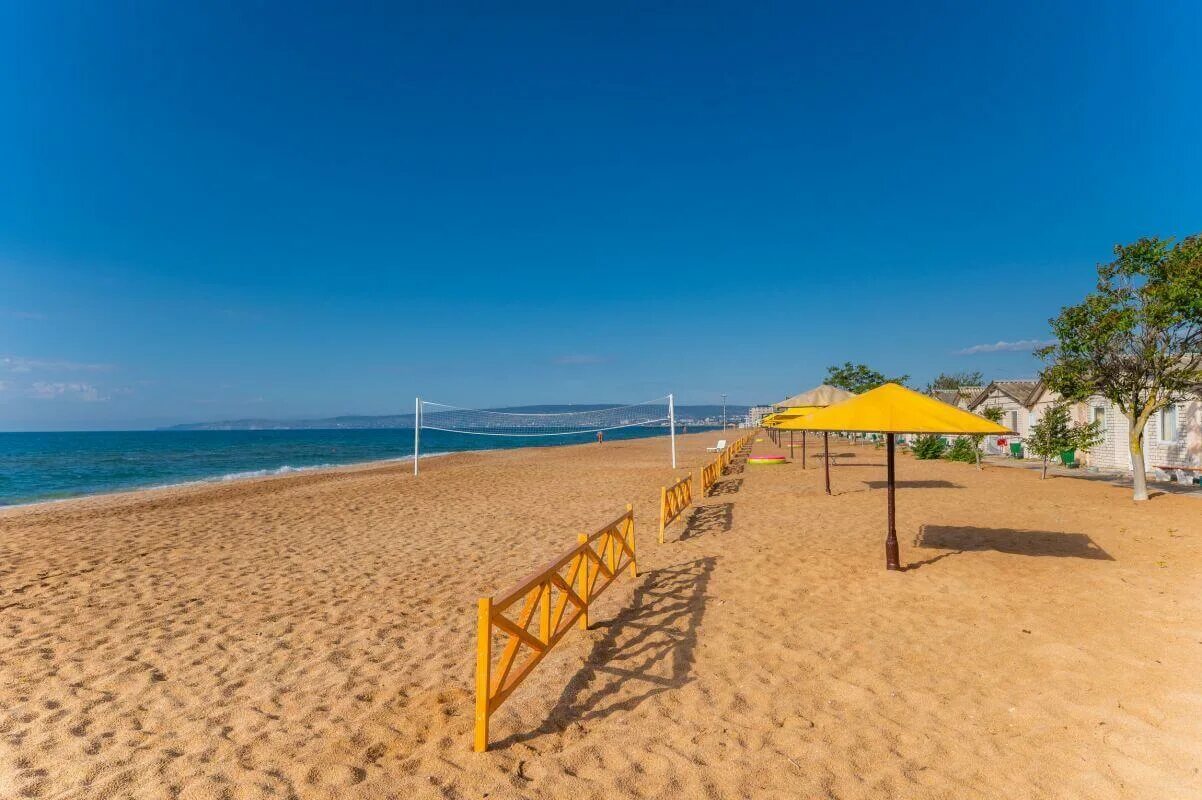Пляж республика крым феодосия фото Туры в Hotel Санвиль Золотой пляж 2* Береговое Россия - отзывы, отели от Пегас Т