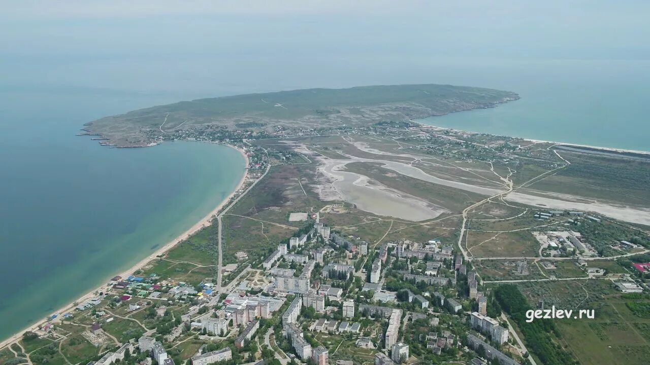 Пляж республика крым ленинский район щелкино фото Щелкино, Крым, вид на мыс Казантип, курортный поселок, видео с высоты птичьего п