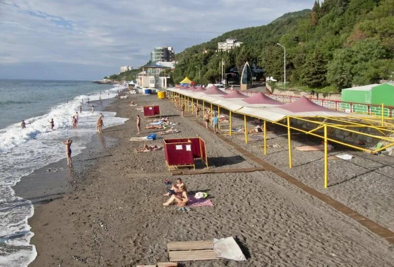 Пляж санатория алушта фото Забронировать отель Санаторий Алушта в России онлайн Алушта. отзыва об отеле, це