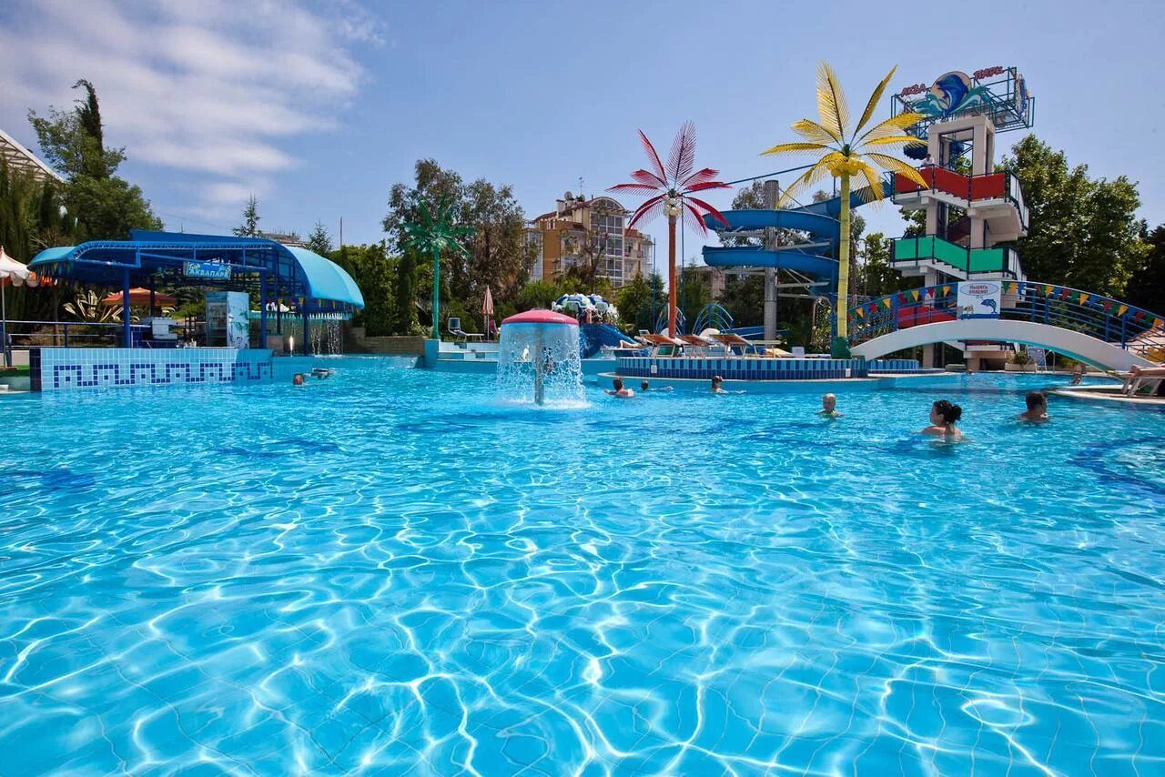 Пляж санатория октябрьский сочи фото Туры в Hotel Санаторий Октябрьский 4* Сочи Россия - отзывы, отели от Пегас Турис
