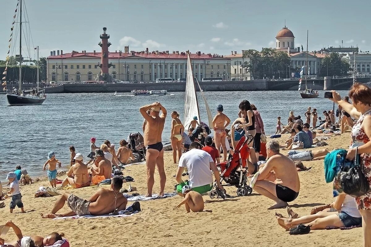 Пляж санкт петербурга фото Ошалевшие от жары петербуржцы бросаются в реки и каналы - МК Санкт-Петербург