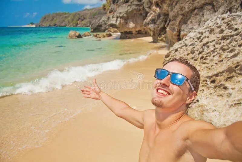 Пляж селфи фото Selfie on a beach stock image. Image of bike, cute, beautiful - 59654919