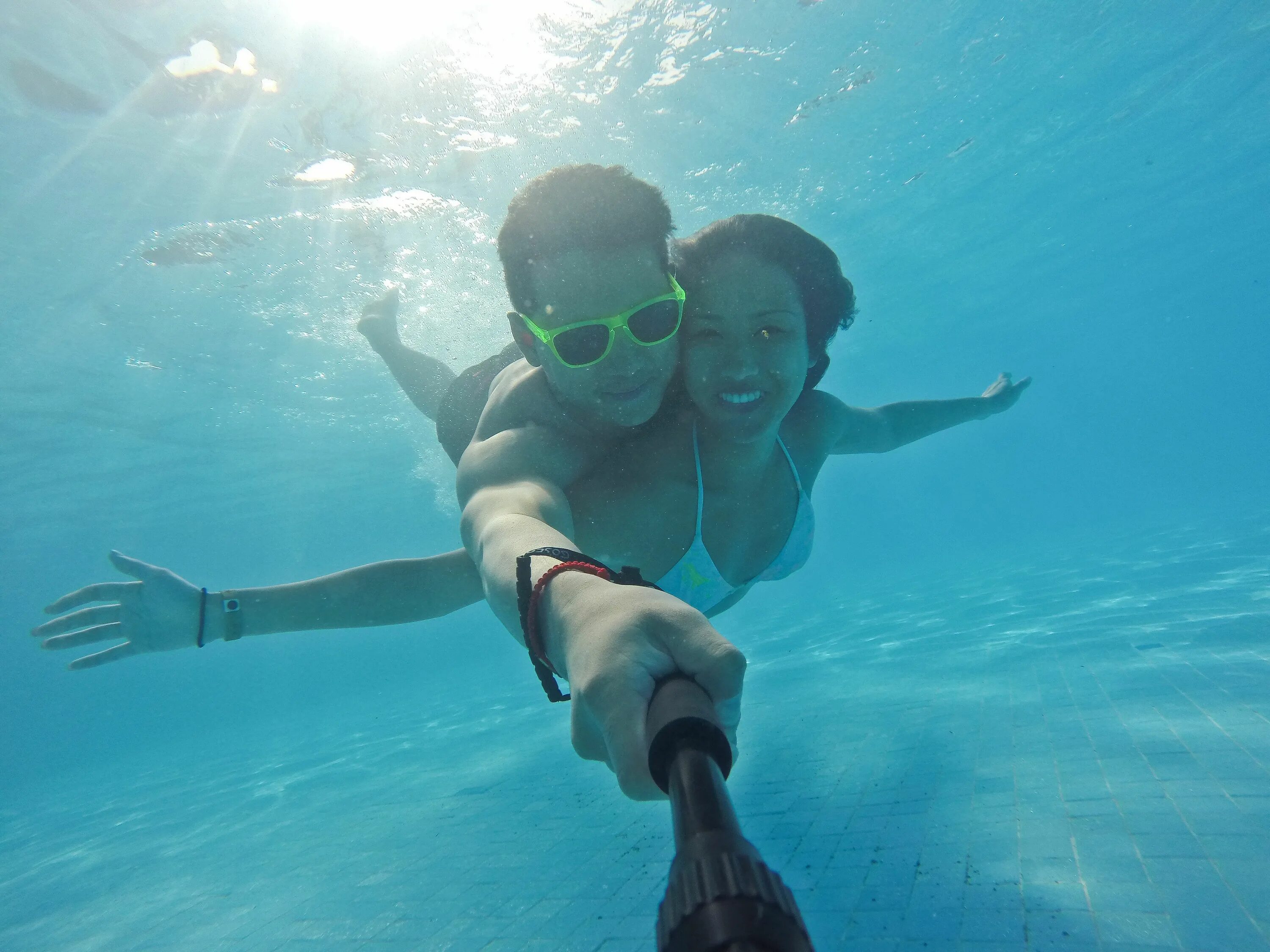 Пляж селфи фото Kent Newgen and girlfriend keeping cool in the Riviera Maya, Mexico. Every GoPro