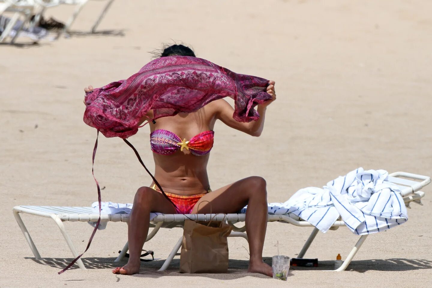Пляж случайные фото Nicole Scherzinger New Bikini Pics in Hawaii-02 - GotCeleb
