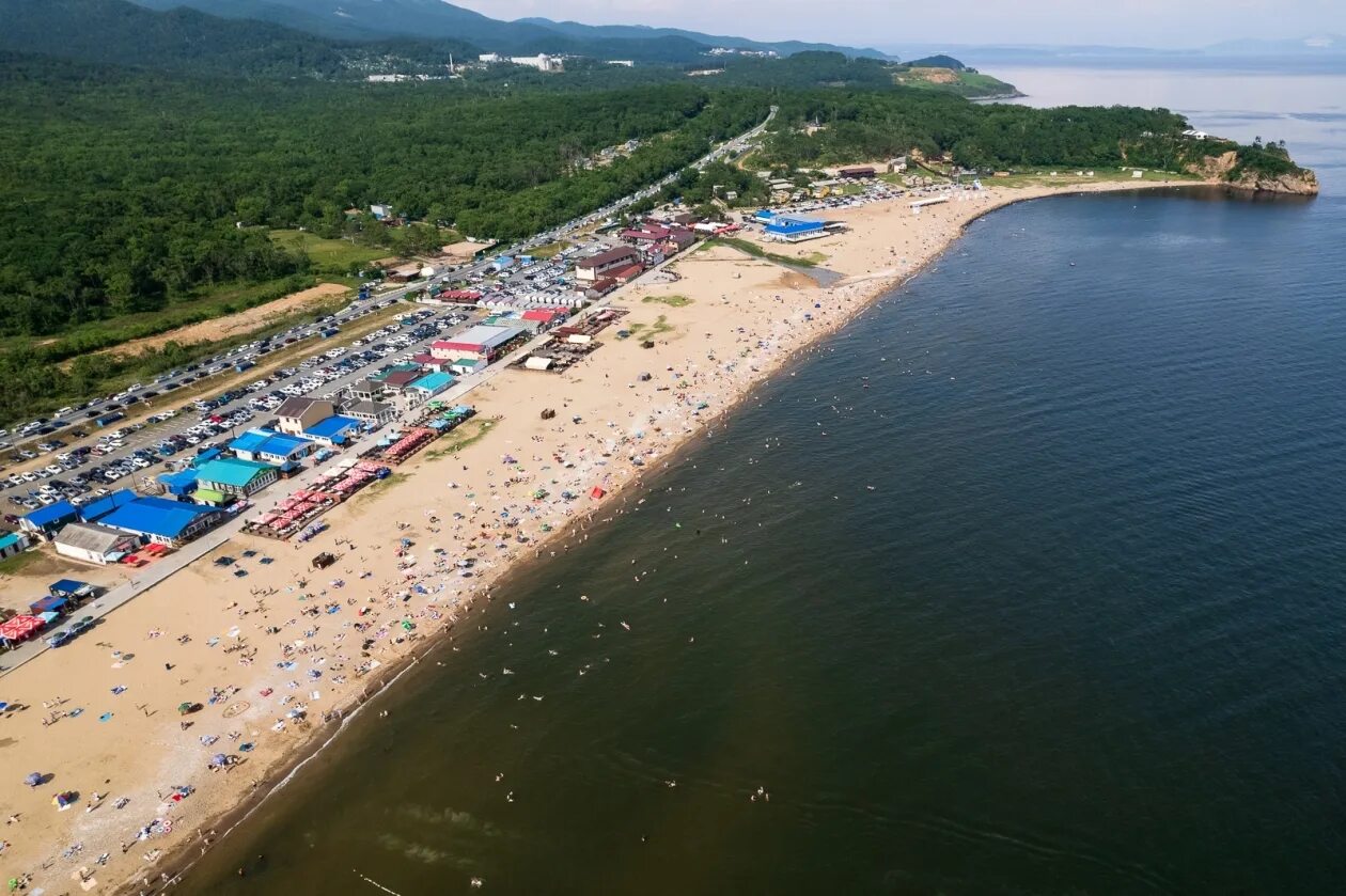 Пляж солнечный владивосток фото Ремонт дороги к популярному пляжу в Приморье приостановят - даты - Nakhodka.Medi