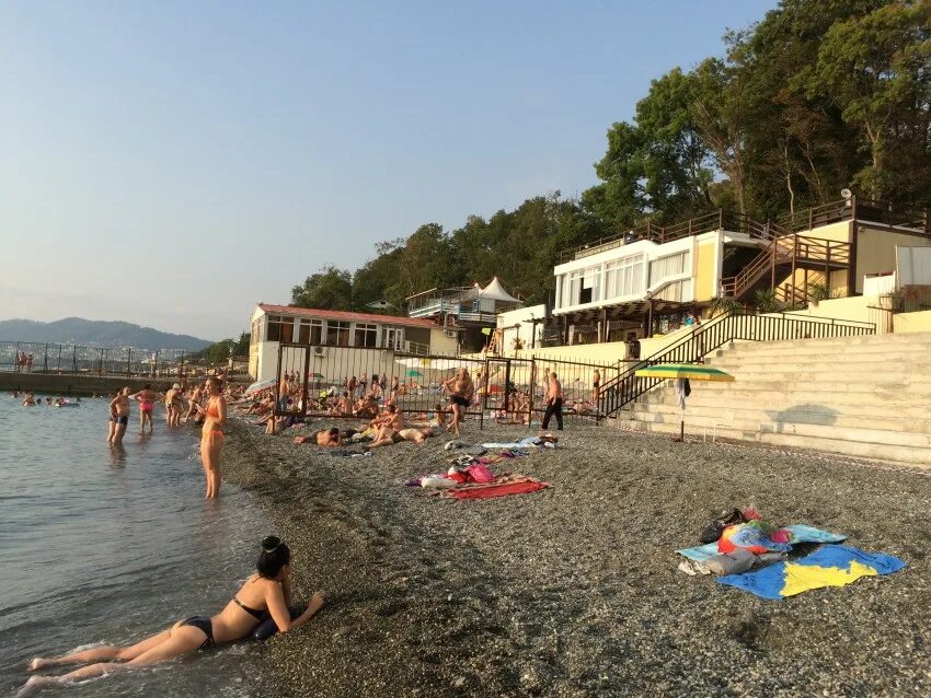 Пляж светлячок сочи фото Странные кораблики в море!
