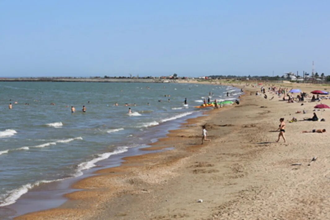 Пляж в махачкале на каспийском море фото На южных пляжах Дагестана разрешили купаться впервые за много лет - Рамблер/путе