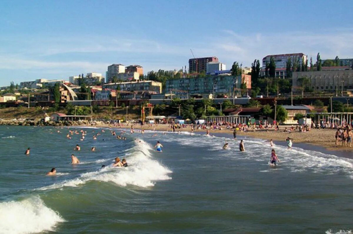 Пляж в махачкале на каспийском море фото Минприроды объяснило, почему вода на пляже в Махачкале стала черной АиФ Дагестан