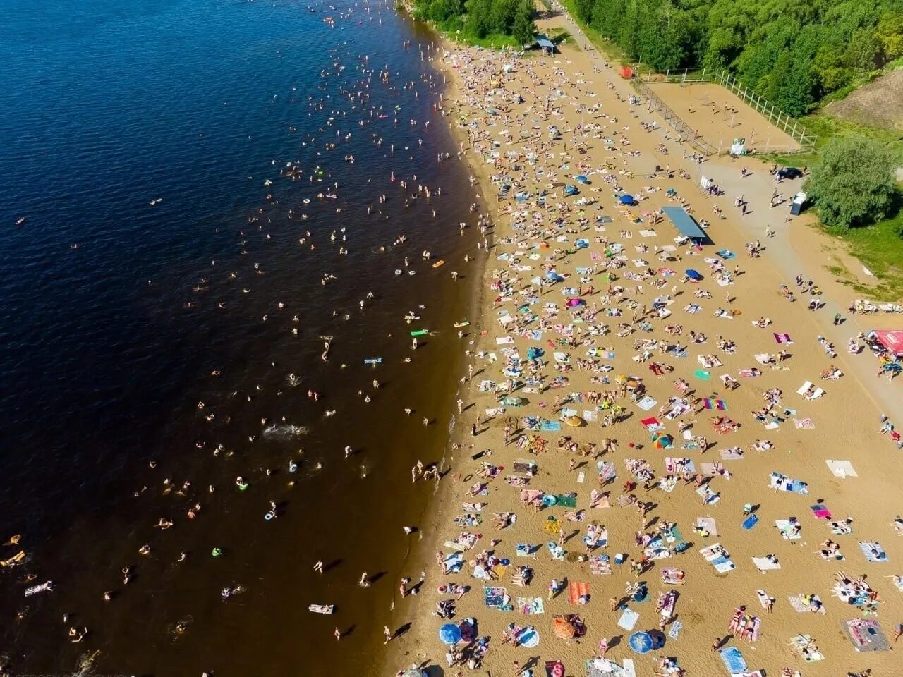Пляж в перми сейчас фото Жара заполонила пляжи (Станислава Жуйкова) / Стихи.ру
