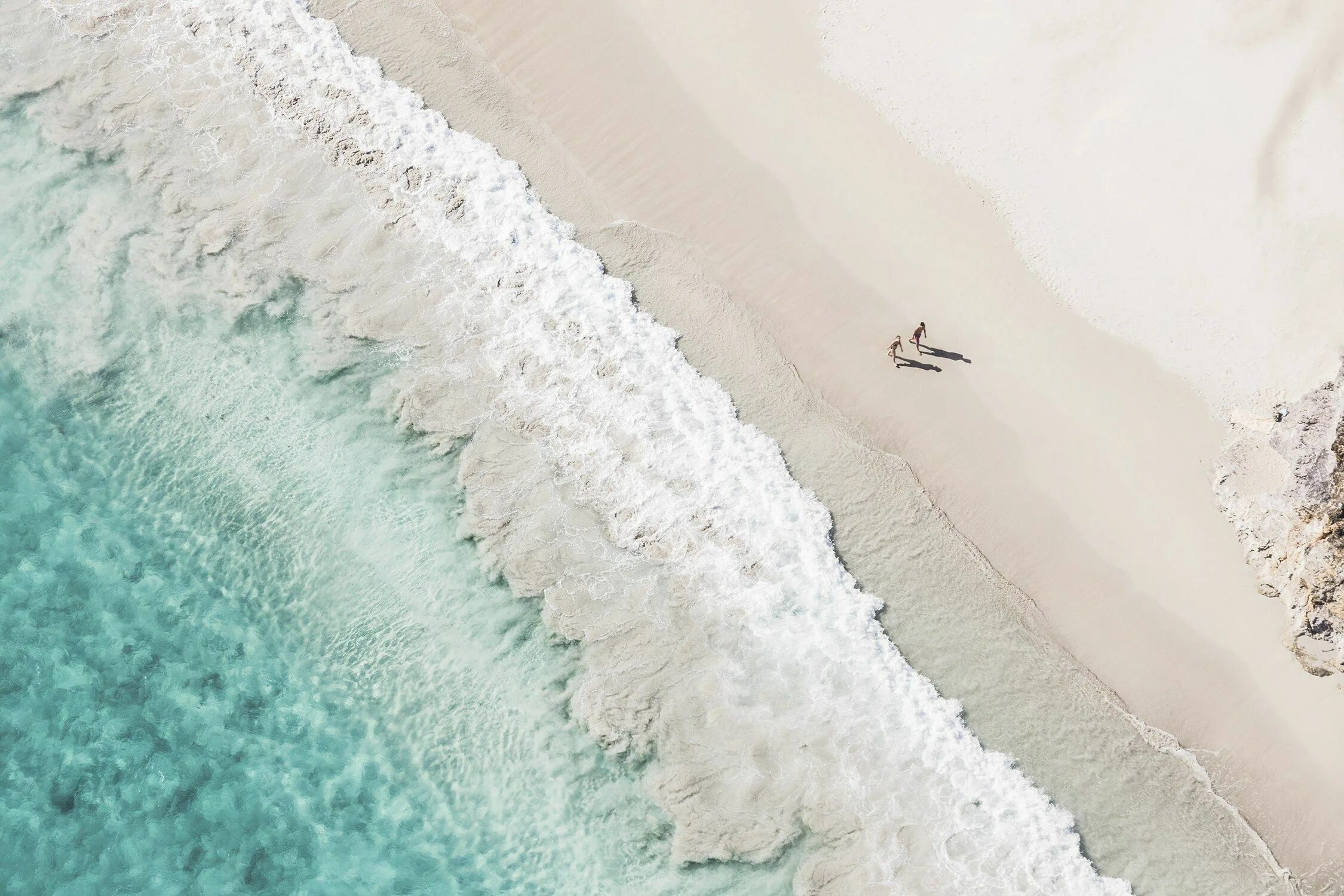 Пляж вид сзади фото Where Your Favorite Aerial Photographer Hits the Beach Gray malin, Beach art, Gr