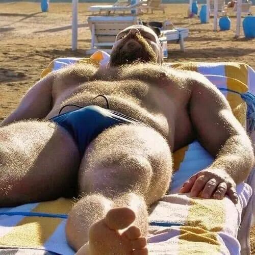 Пляж волосатые фото Pin on Bulges