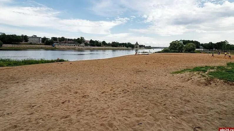 Пляж воздух псков фото Купание на девяти пляжах признали опасным в Псковской области: Новости