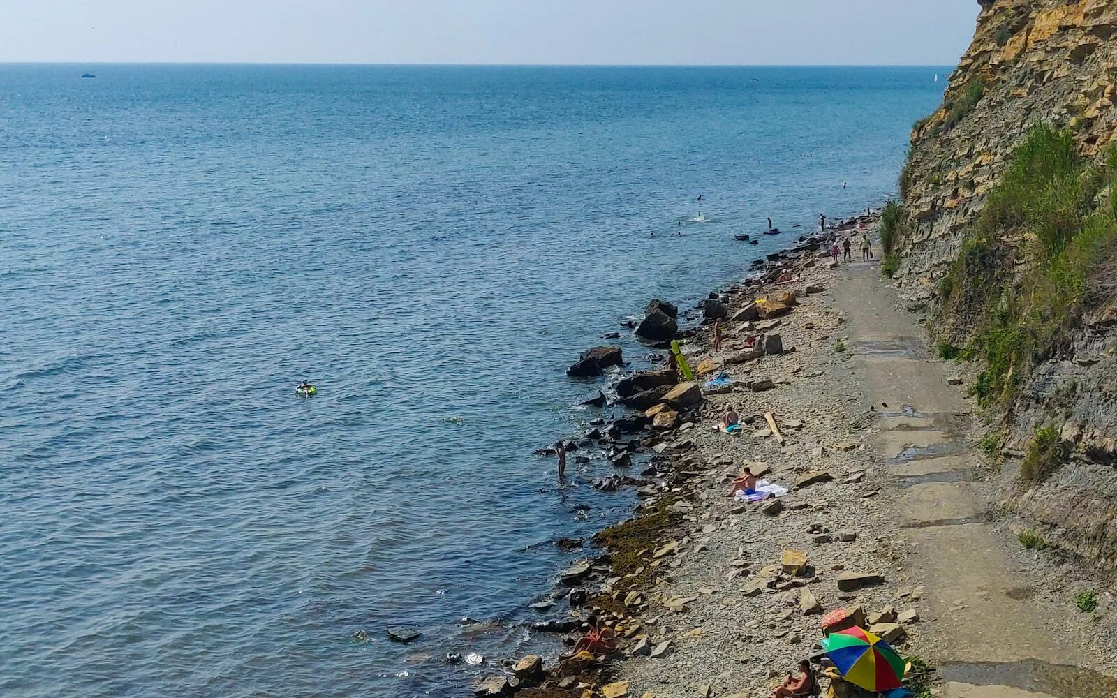 Пляж высокий берег ул тургенева 1 фото Галечный пляж Анапы спуск к морю с улицы Тургенева, фотографии