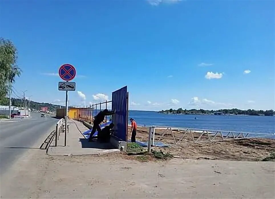 Пляж затон саратов большая затонская улица фото Чиновники: Солярий в Затоне огородили для обустройства полноценного пляжа - Рамб