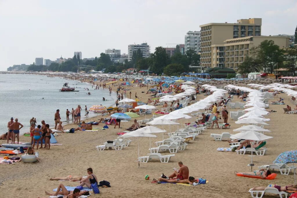 Пляж золотые пески фото Hotels in Bulgaria with free umbrellas and sunbeds on the beach - Bulgaria Trave