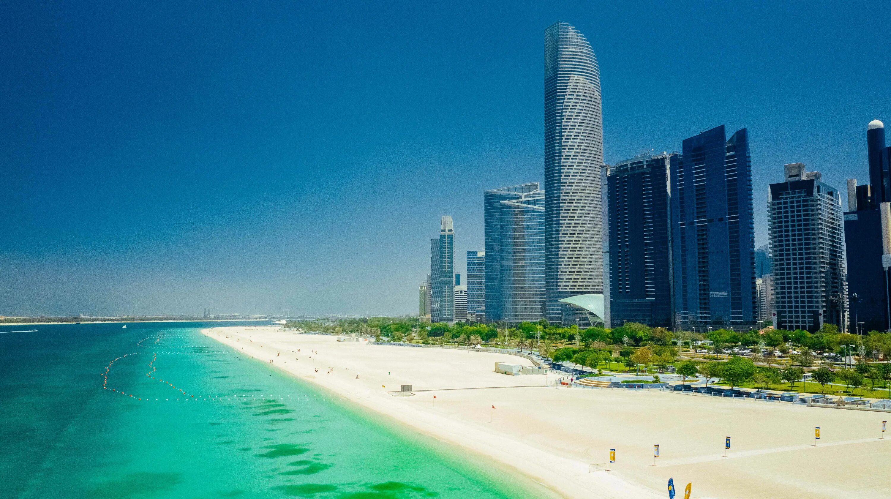 Пляжи абу даби фото Running in Abu Dhabi Experience Abu Dhabi