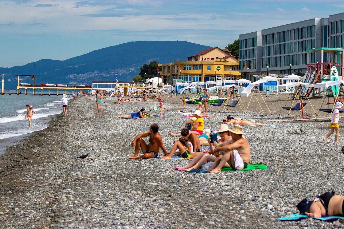 Пляжи адлера фото отзывы Пляж "Огонек" в Адлере. Ничего особенного, но чисто. Июнь 2021 Записки на коленк