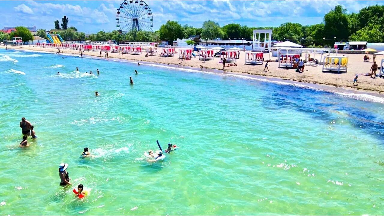 Пляжи черноморского крым фото КРЫМ сегодня. ЧЕРНОМОРСКОЕ НЕ УЗНАТЬ! Пляж, дороги, отель, Итальянская деревня 2