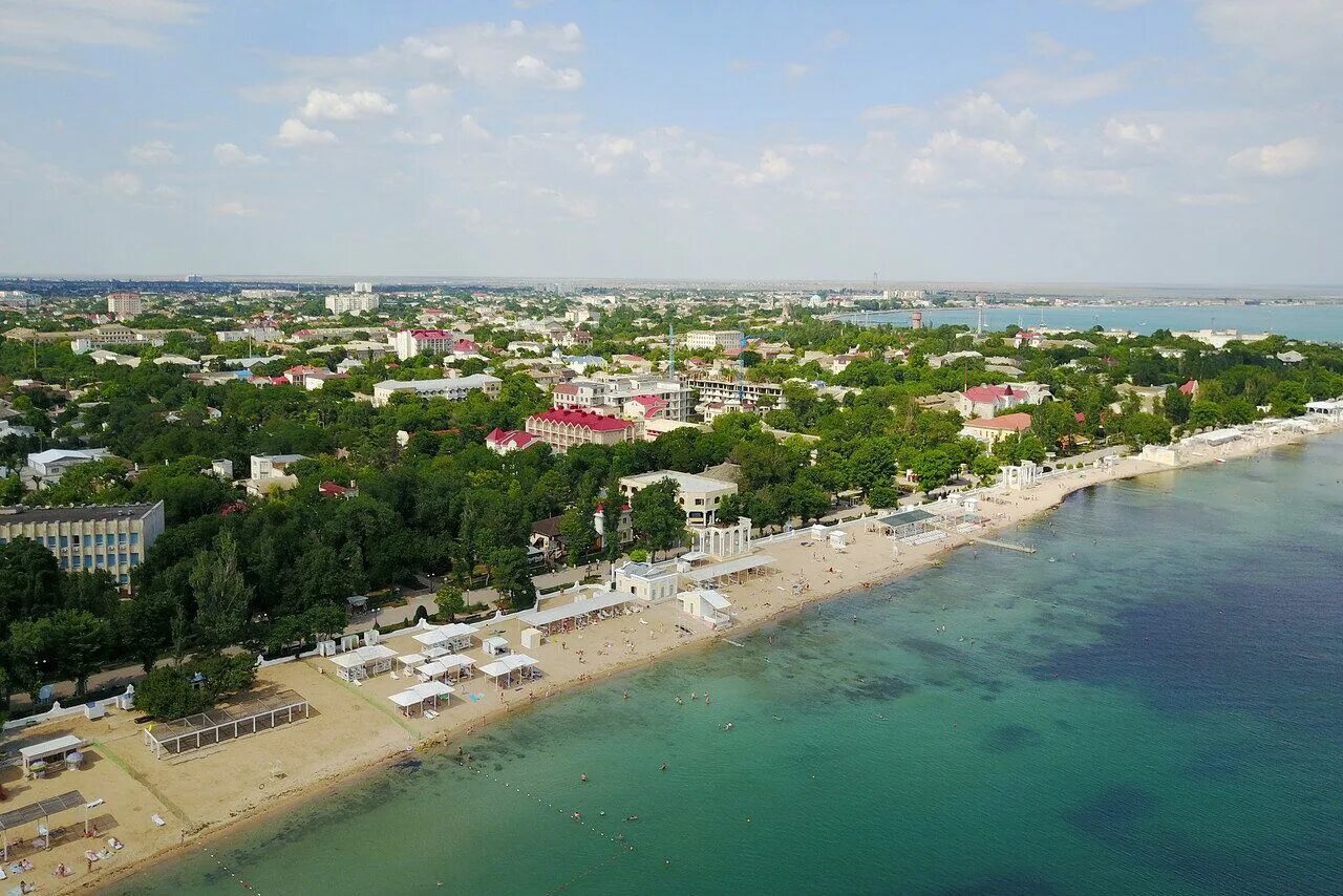 Пляжи евпатории крым фото Фото территории отеля "Корона"