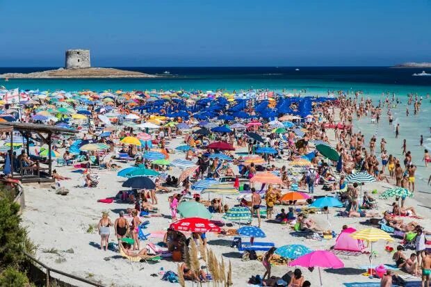 Пляжи европы фото Sardinia's La Pelosa beach bans towels and beach bags this summer The Sun