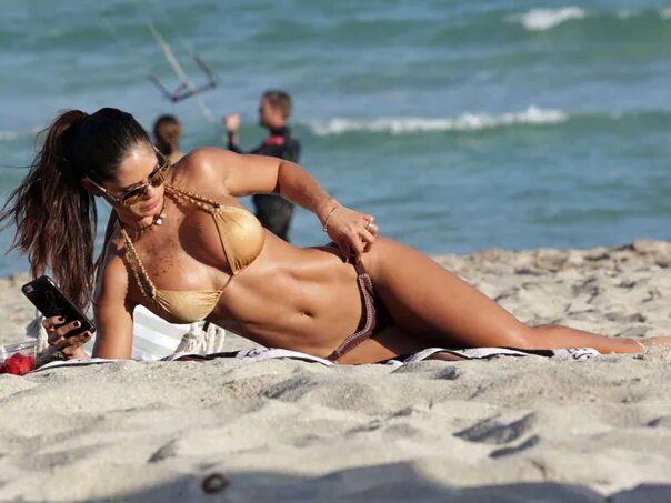Пляжи фото отдыхающих женщин Мишель Левин (Michelle Lewin) фото - Фотография 9 из 159 ВКонтакте