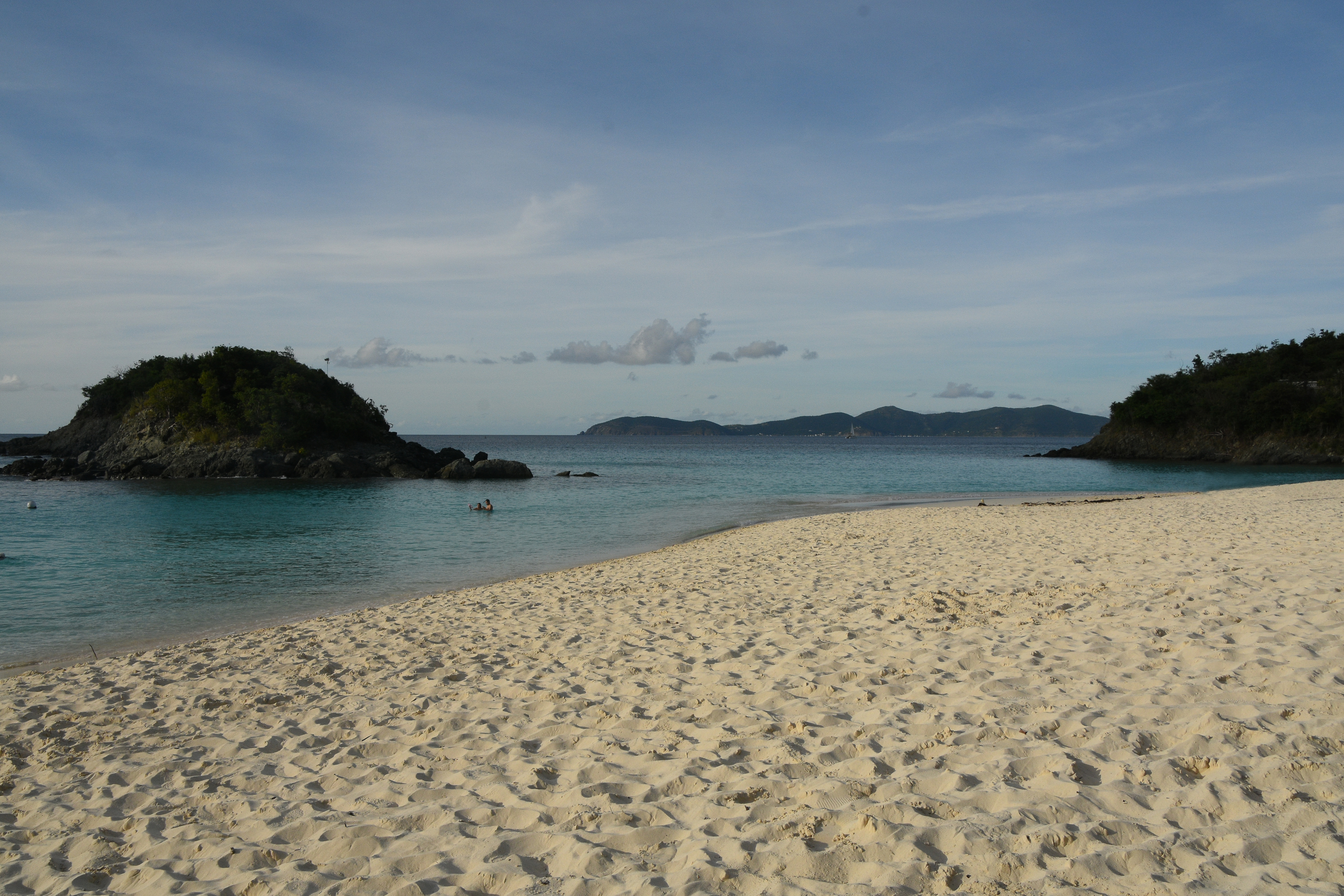 Пляжи фото с описанием File:Trunk Bay Beach 1.jpg - Wikimedia Commons