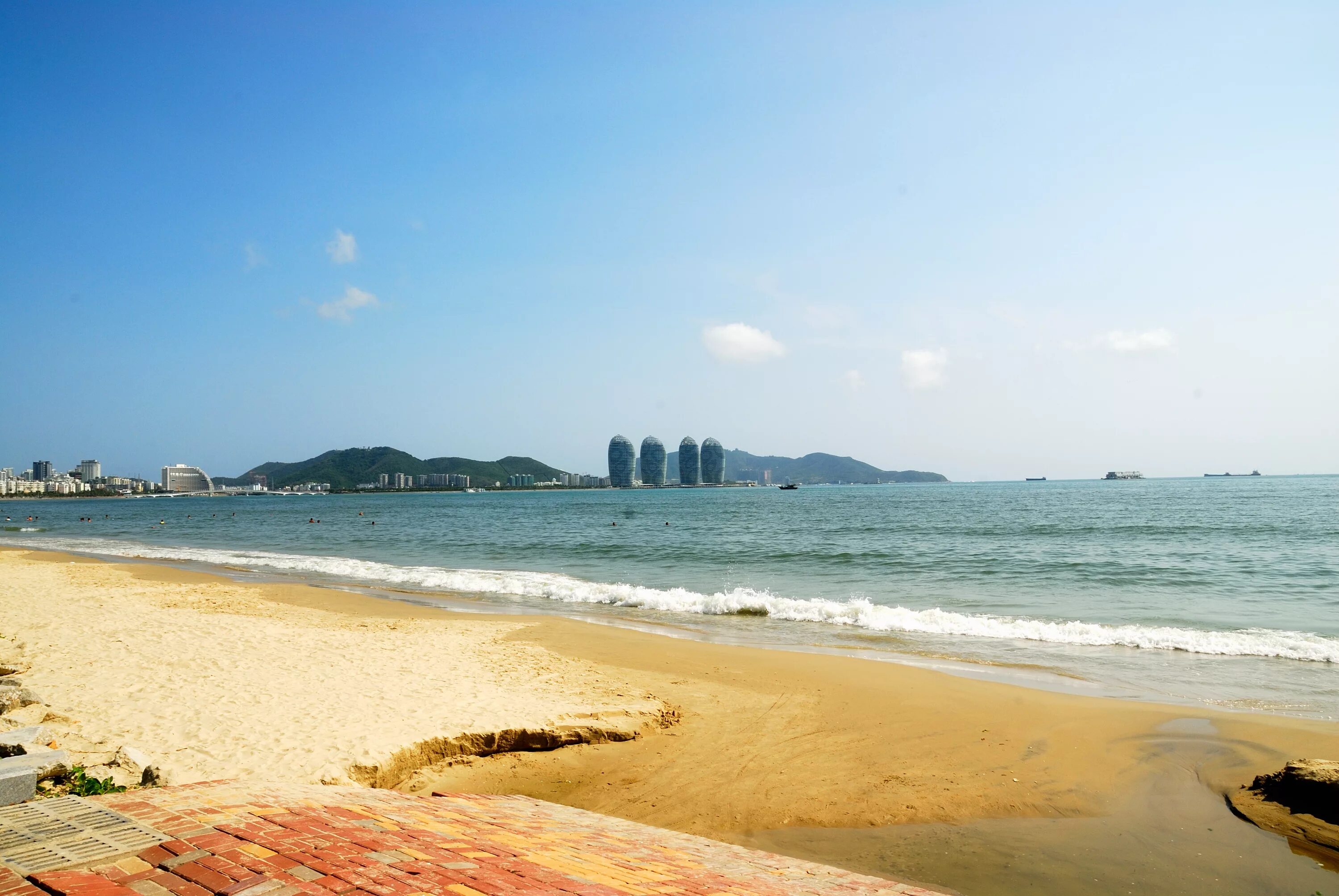 Пляжи хайнань китай фото File:Sanya Bay - 01.jpg - Wikimedia Commons