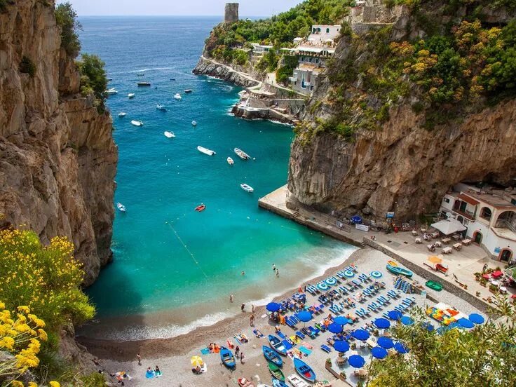 Пляжи италии фото The 15 Most Beautiful Coastal Towns in Italy Italy beaches, Amalfi coast beaches