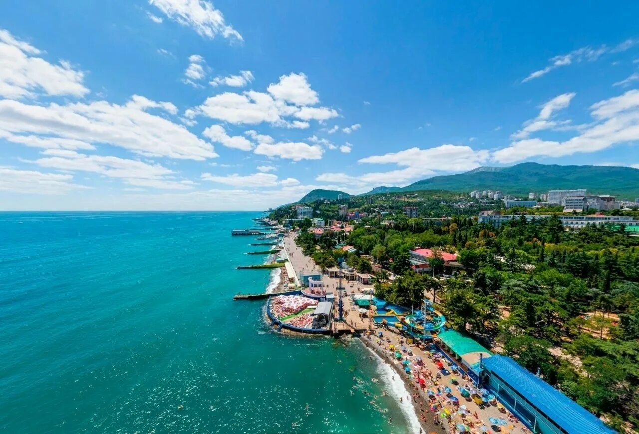 Пляжи крыма алушта фото Барс Спортивная база (Россия) по цене от 2500 рублей за человека