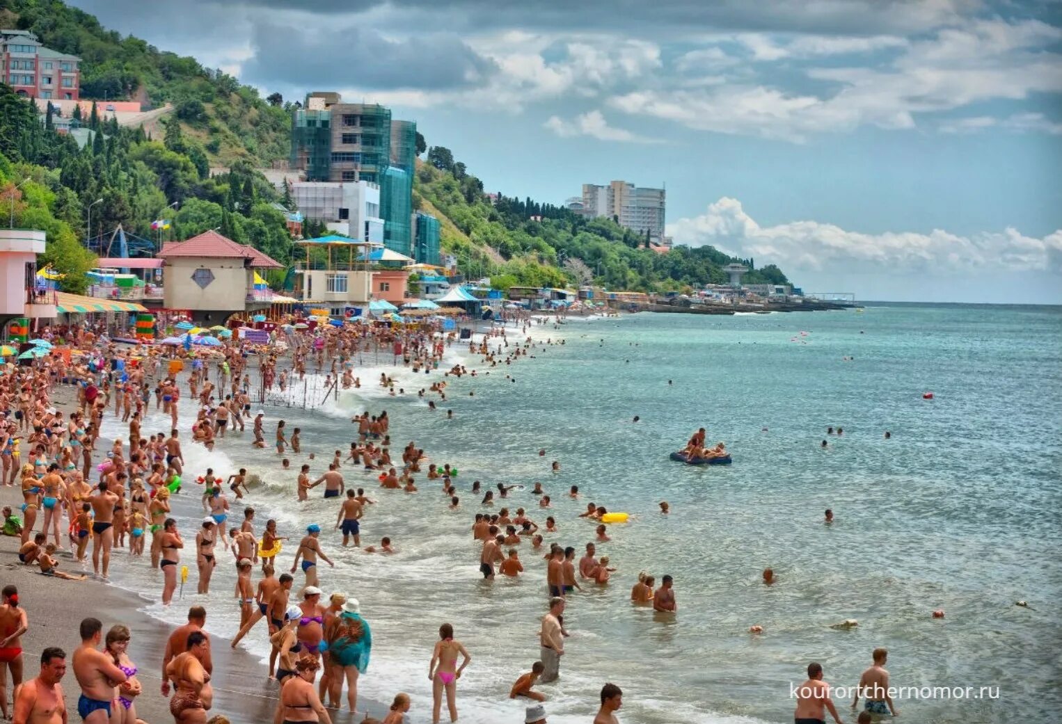 Пляжи крыма алушта фото Отдых с детьми в Крыму: где лучше остановиться с ребенком Travel*Blender в Росси
