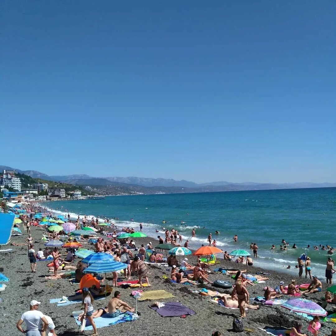 Пляжи крыма алушта фото Какие сейчас самые популярные направления отдыха в Алуште?" - Яндекс Кью