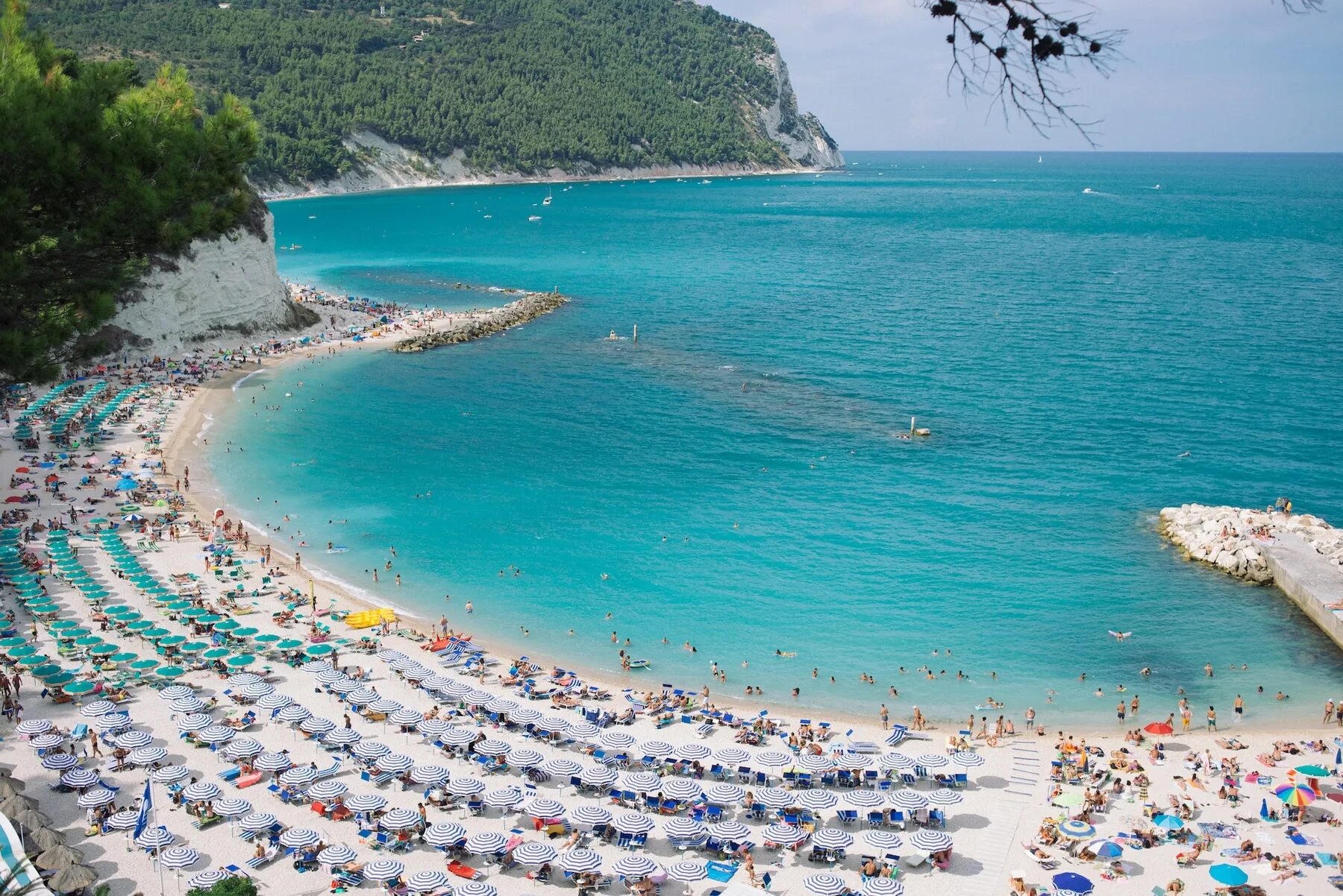 Пляжи курорты фото Where's hot in June? Skyscanner US
